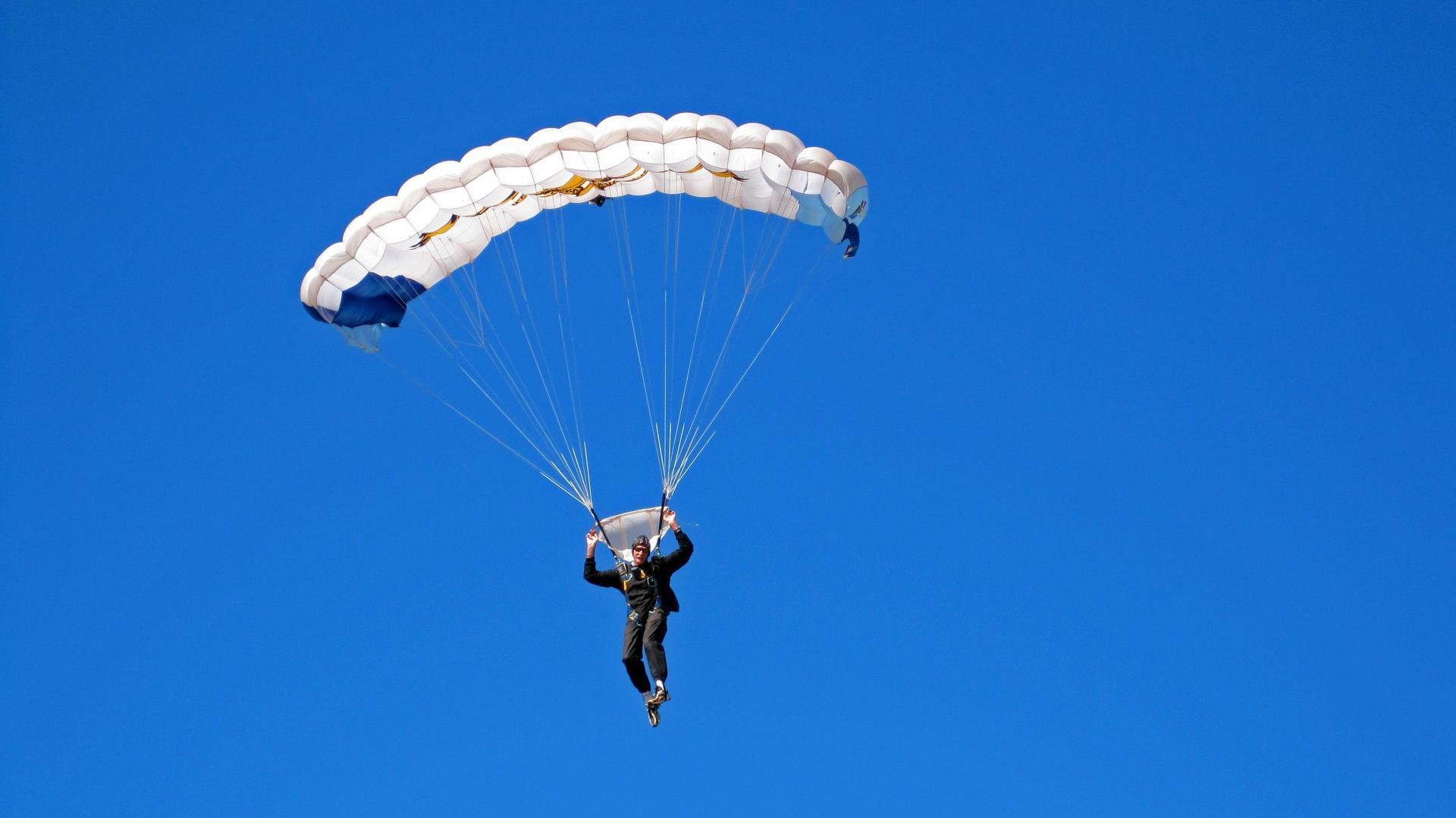 开云平台-她在季后赛中多次获得“最佳防守球员”荣誉，防守能力令人称奇！