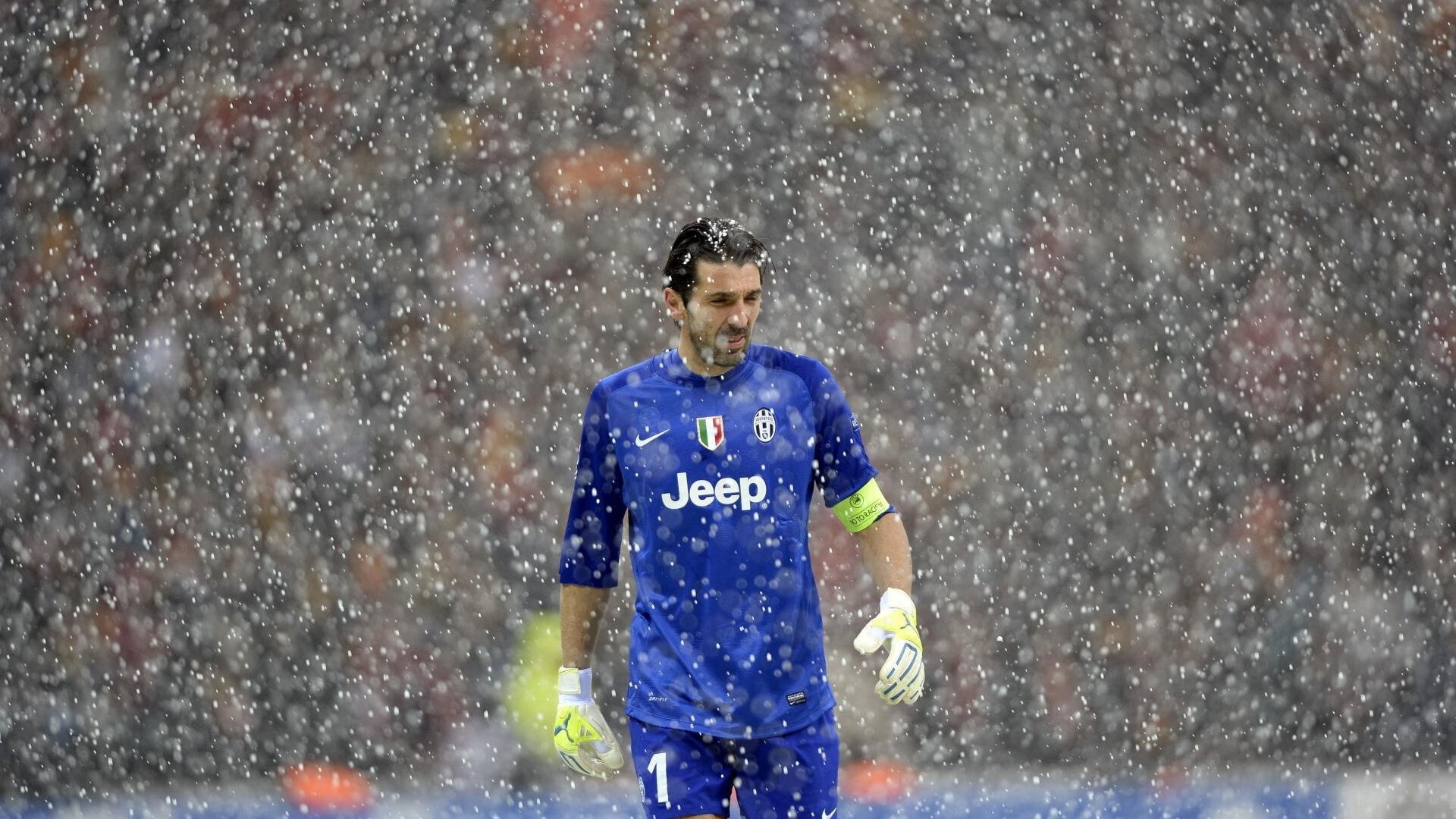 开云网站-伯恩利边路推进强势，克拉文公园重拾信心，约翰·克拉伯恩