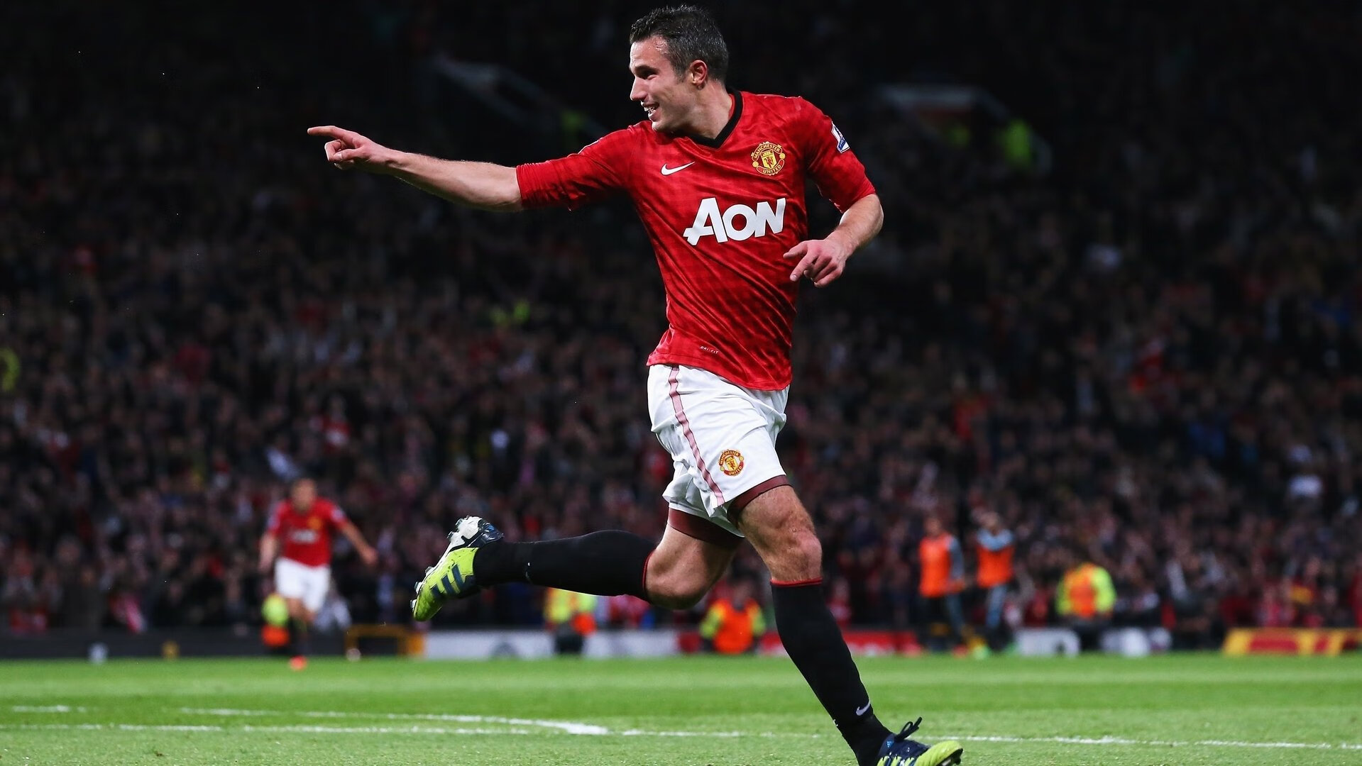 体育新闻中心联赛形势观察，体育新闻赛后总结